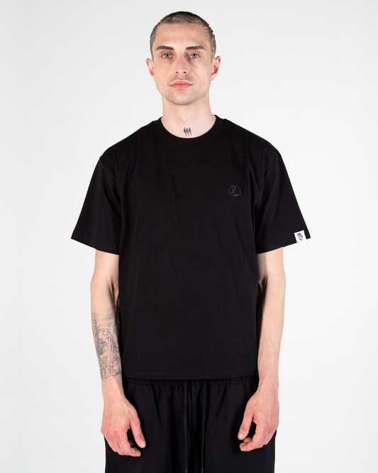 PREMIUM TEE [NEGRO]