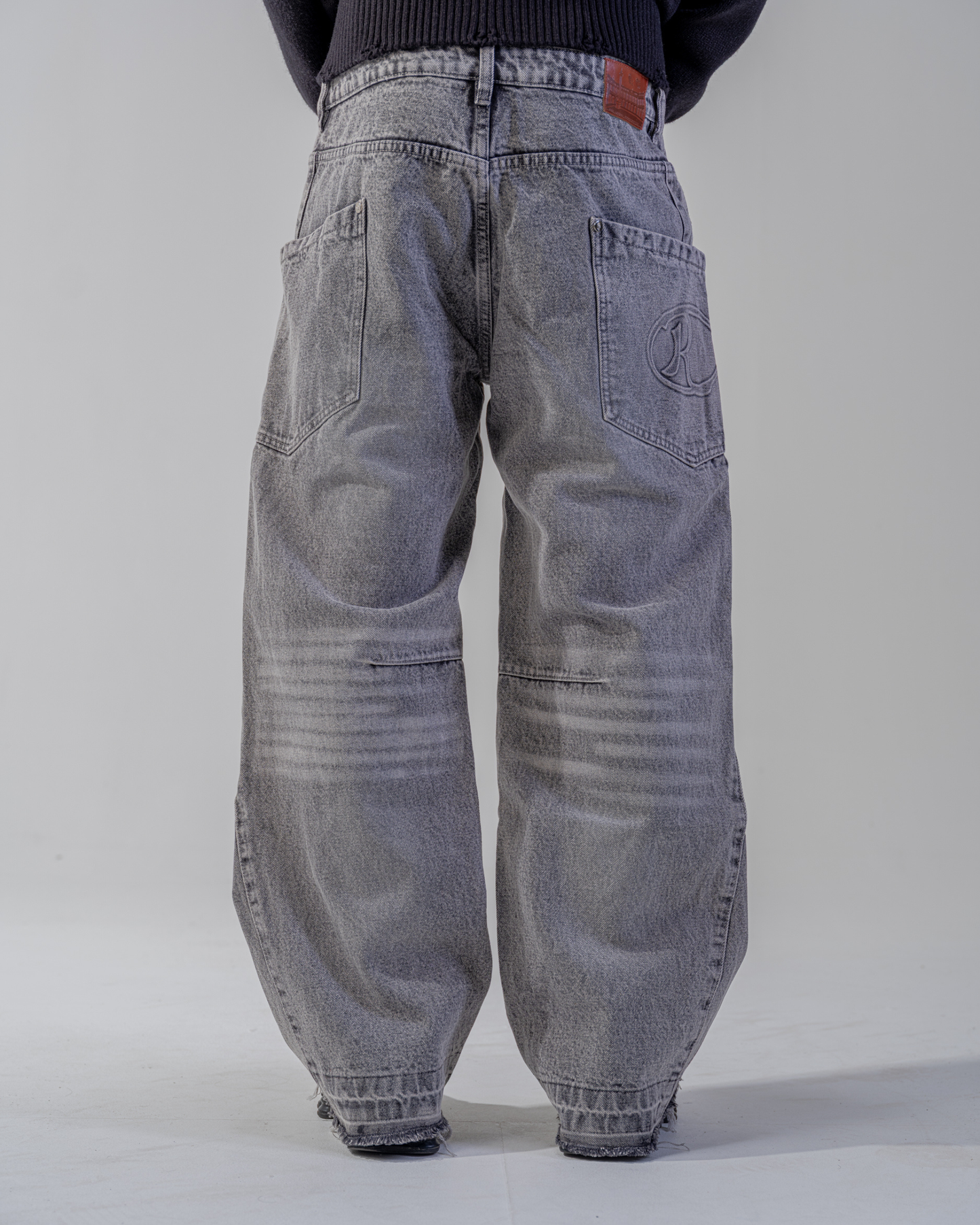 BAGGY FLARE JEANS [GREY]