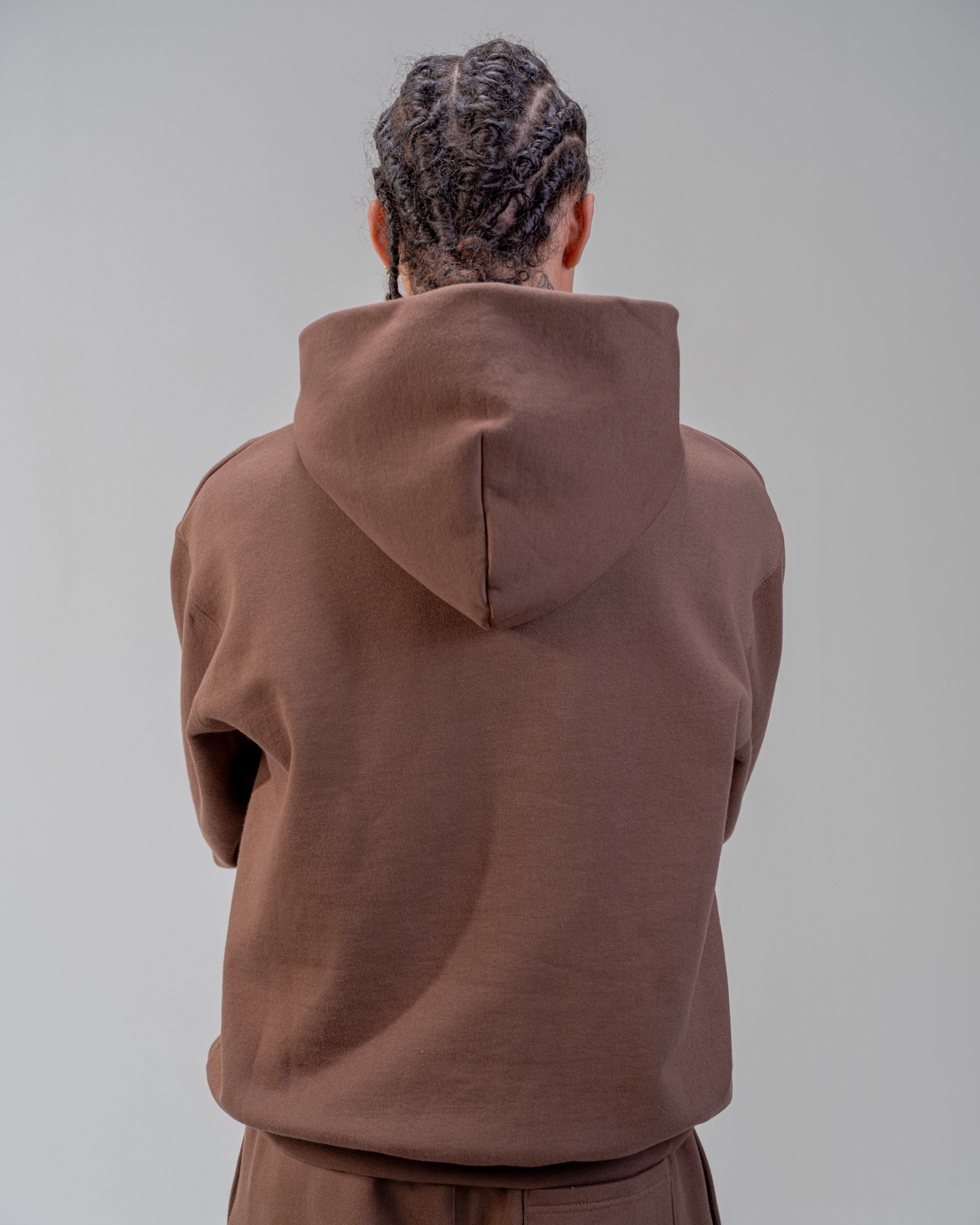 FELPA CON CAPPUCCIO [MOCHA]