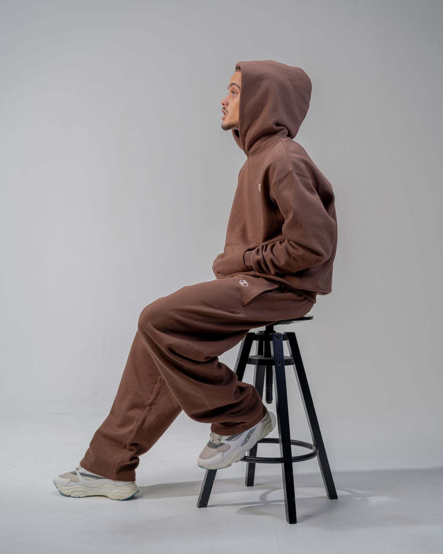 FELPA CON CAPPUCCIO [MOCHA]