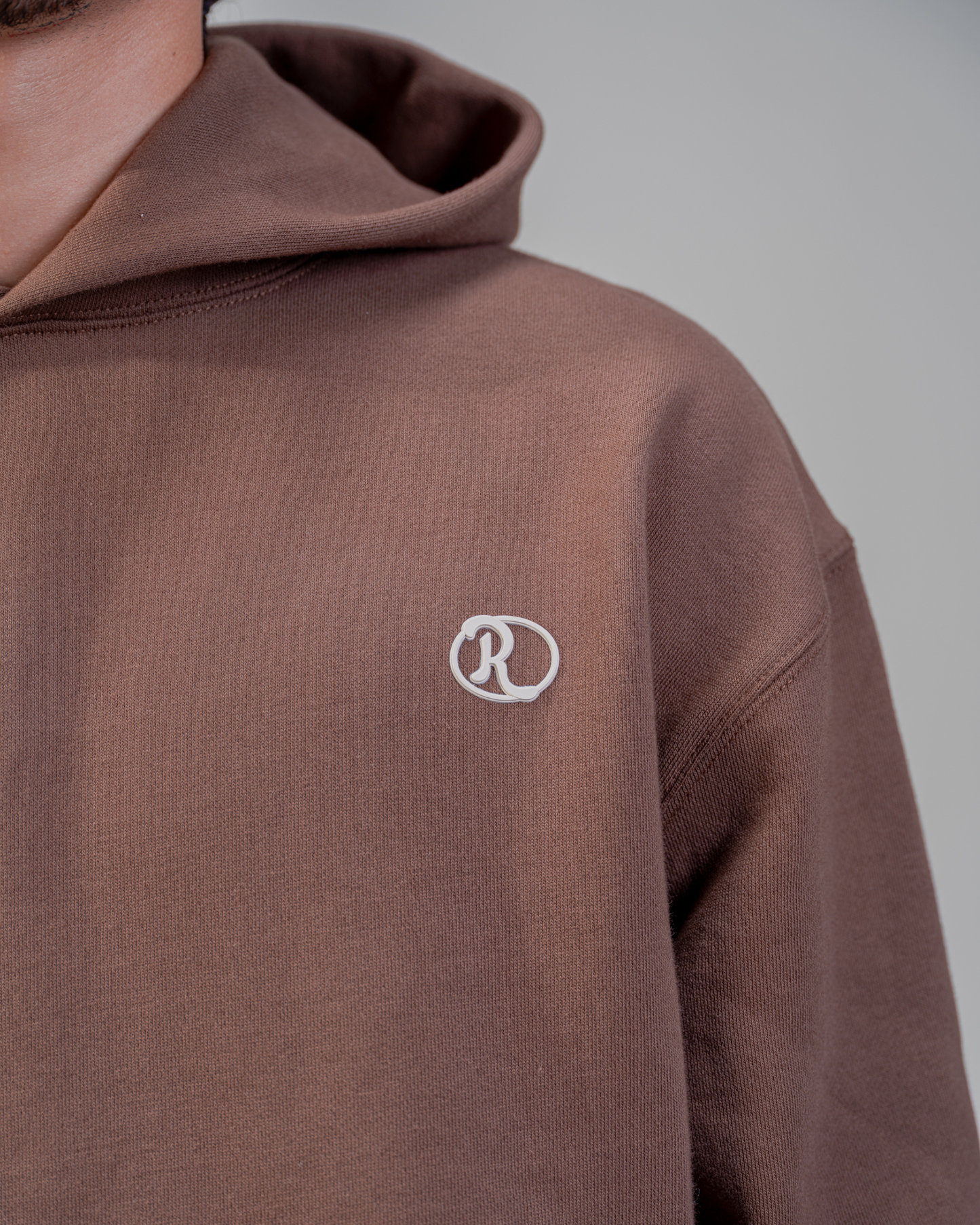 FELPA CON CAPPUCCIO [MOCHA]