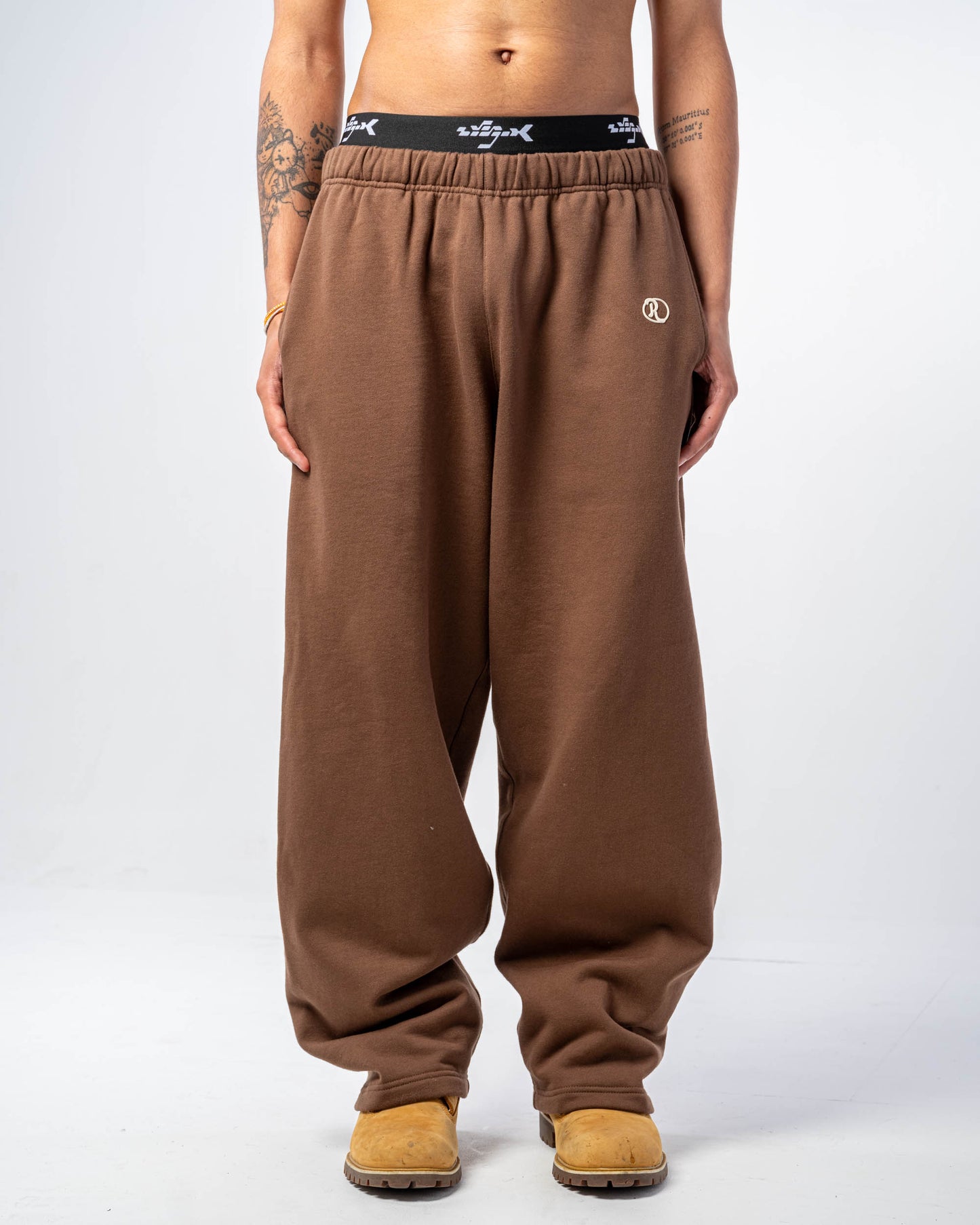 PANTALONES DE JOGGING HOLGADOS [MOCHA]